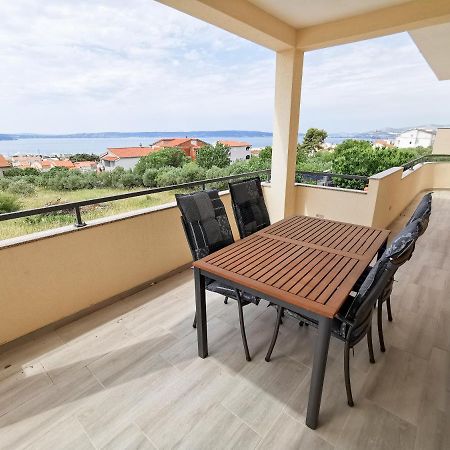 A4 Apartmani Kevic Kaštela 外观 照片
