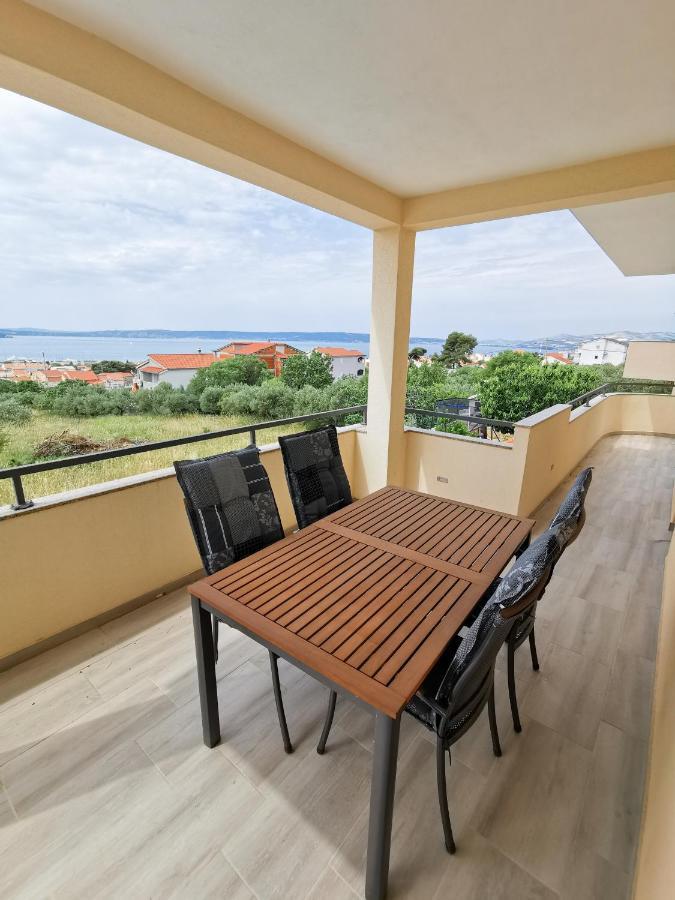 A4 Apartmani Kevic Kaštela 外观 照片