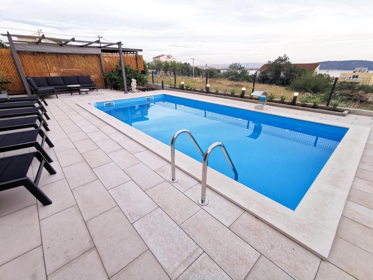A4 Apartmani Kevic Kaštela 外观 照片