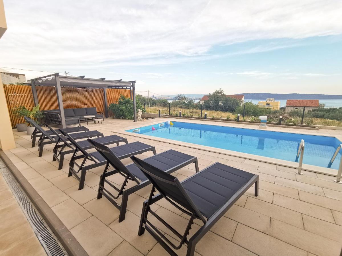 A4 Apartmani Kevic Kaštela 外观 照片