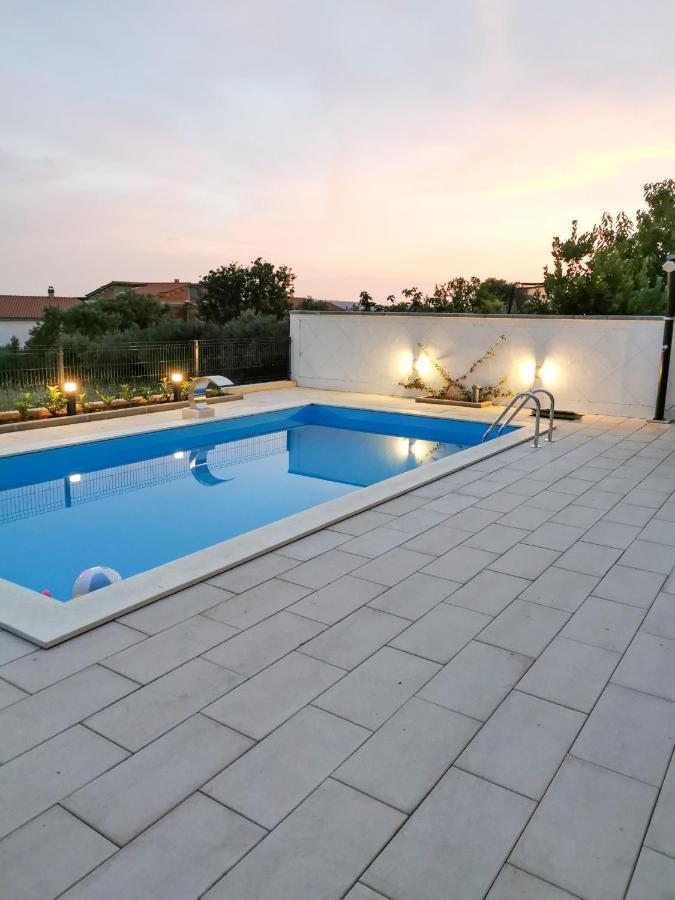 A4 Apartmani Kevic Kaštela 外观 照片