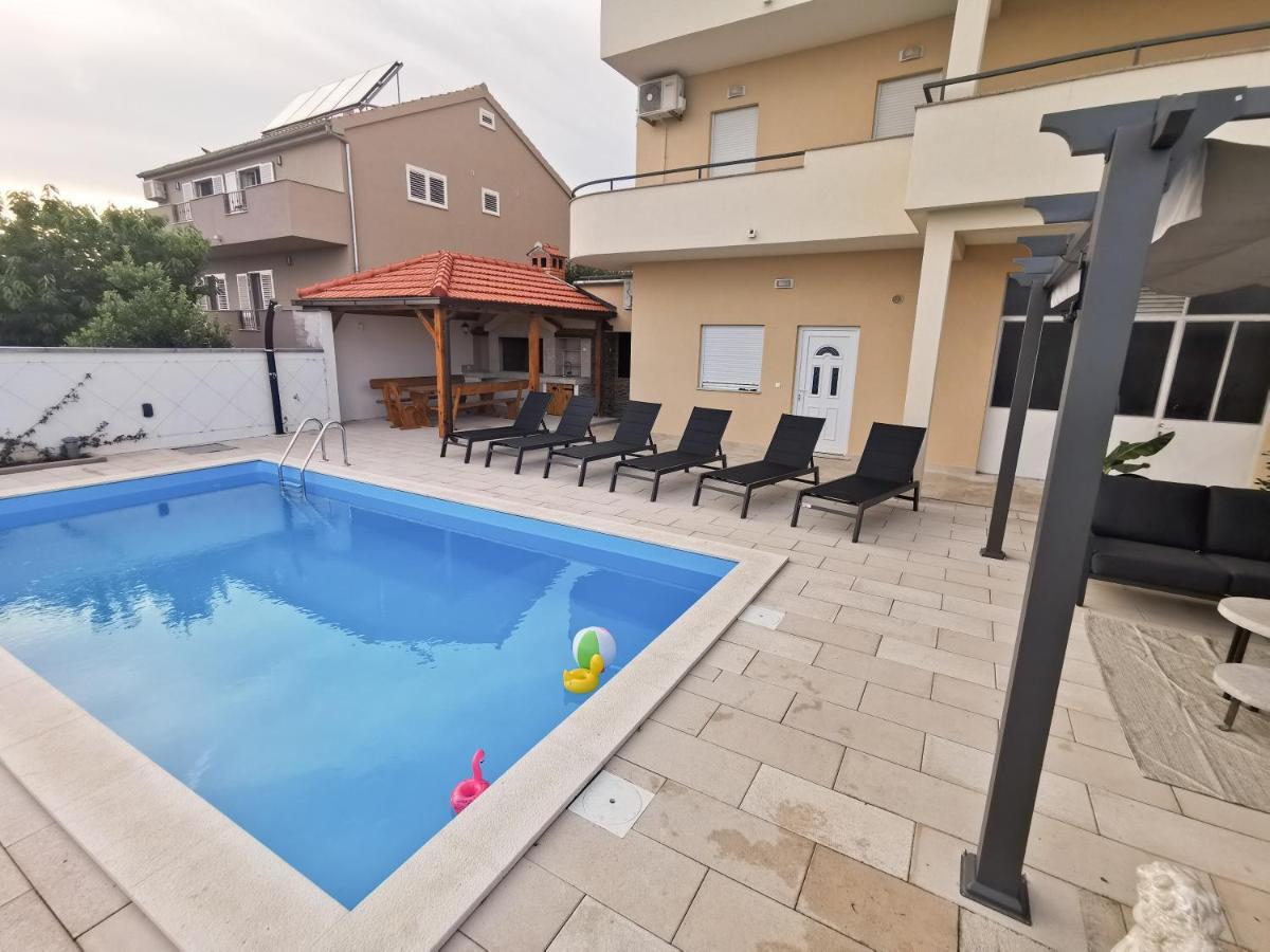 A4 Apartmani Kevic Kaštela 外观 照片